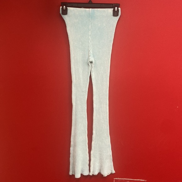 NWOT Bucket List sending vines pant in baby blue size medium - Picture 5 of 6